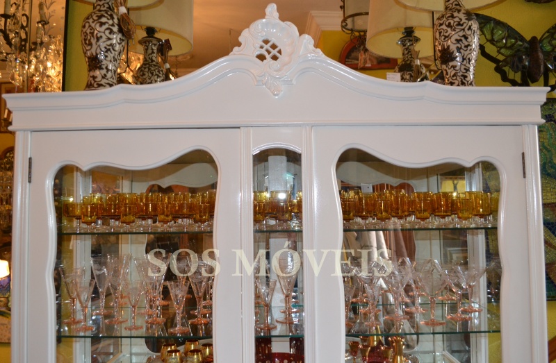 decoracao laca branca:Cristaleira Provençal Laca Branca Cód.04 – S.O.S Móveis Antigos decoracao laca branca:Cristaleira Provençal Laca Branca Cód.04 – S.O.S Móveis Antigos