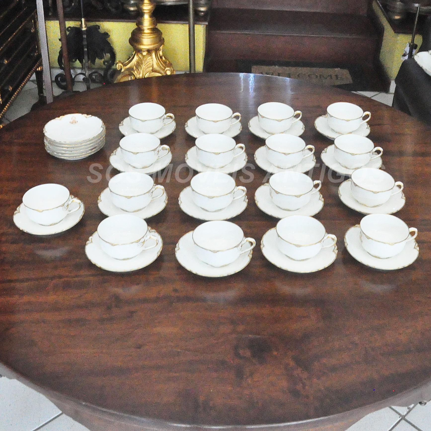 APARELHO ANTIGO COMPLETO DE JANTAR E CHÁ EM PORCELANA LIMOGES - HTAG  EXCLUSIVE SHOP - New & Second Hand