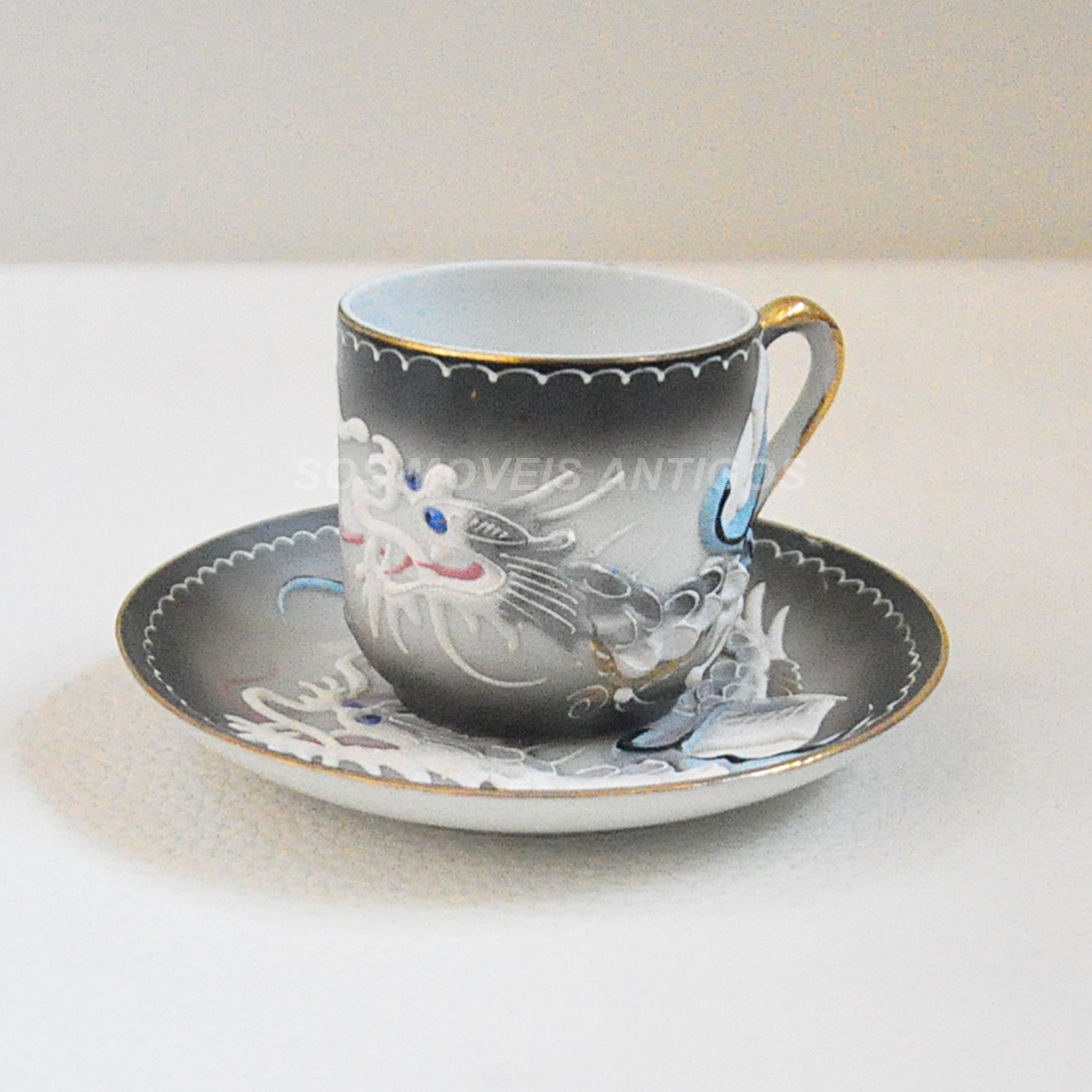 Antigo conjunto japonês para café em finíssima porcelan