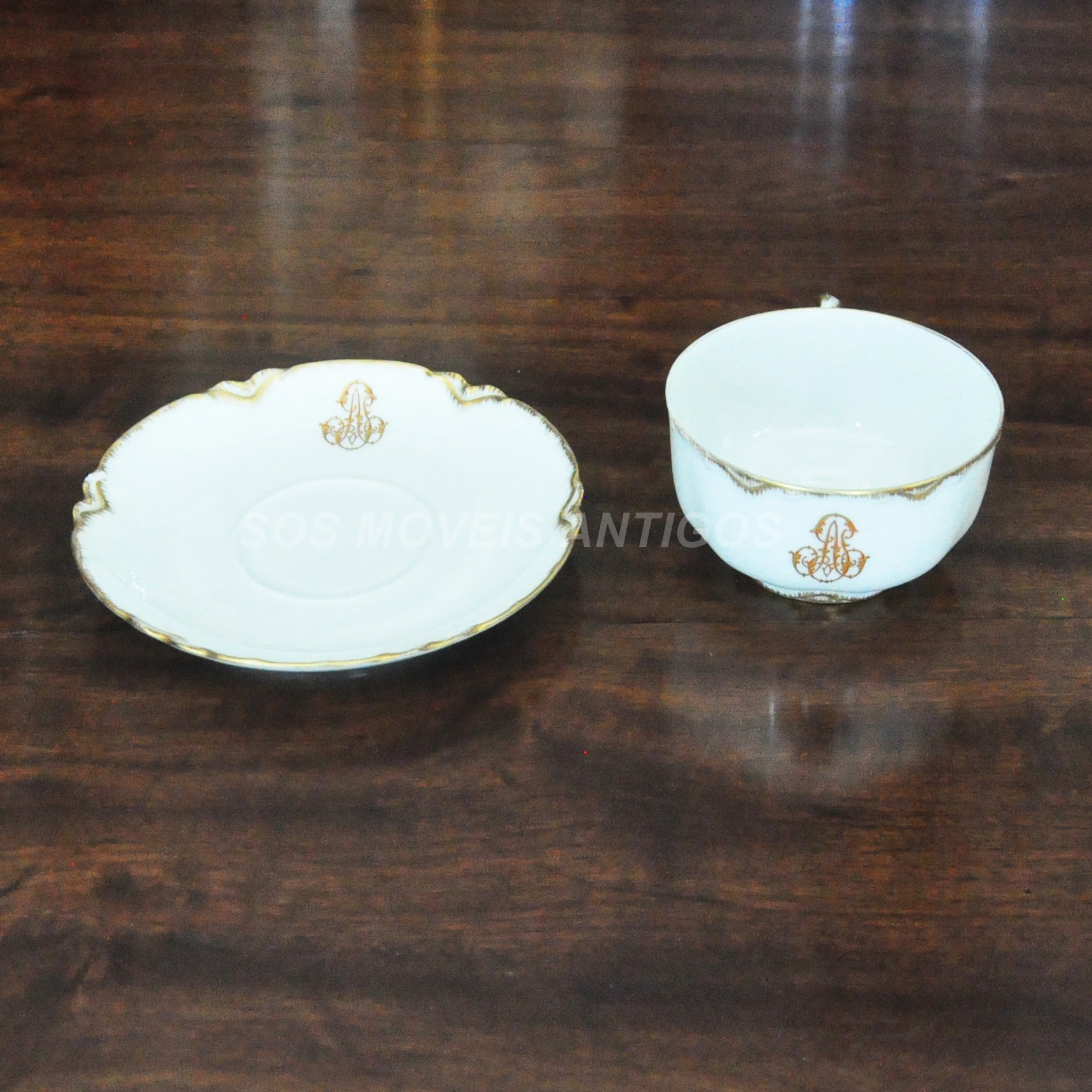 APARELHO ANTIGO COMPLETO DE JANTAR E CHÁ EM PORCELANA LIMOGES - HTAG  EXCLUSIVE SHOP - New & Second Hand