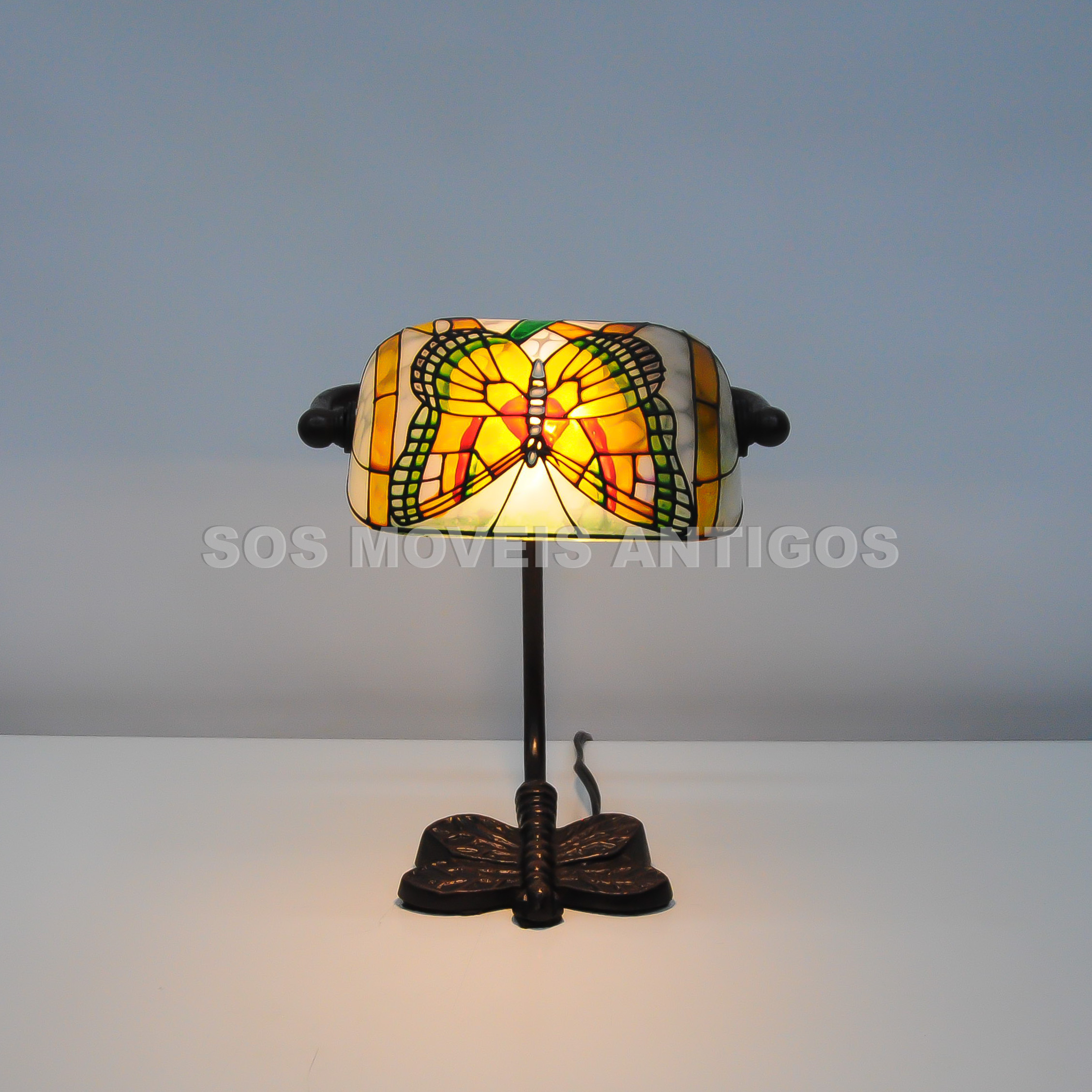 LUMINÁRIA DE MESA ESTILO TIFFANY