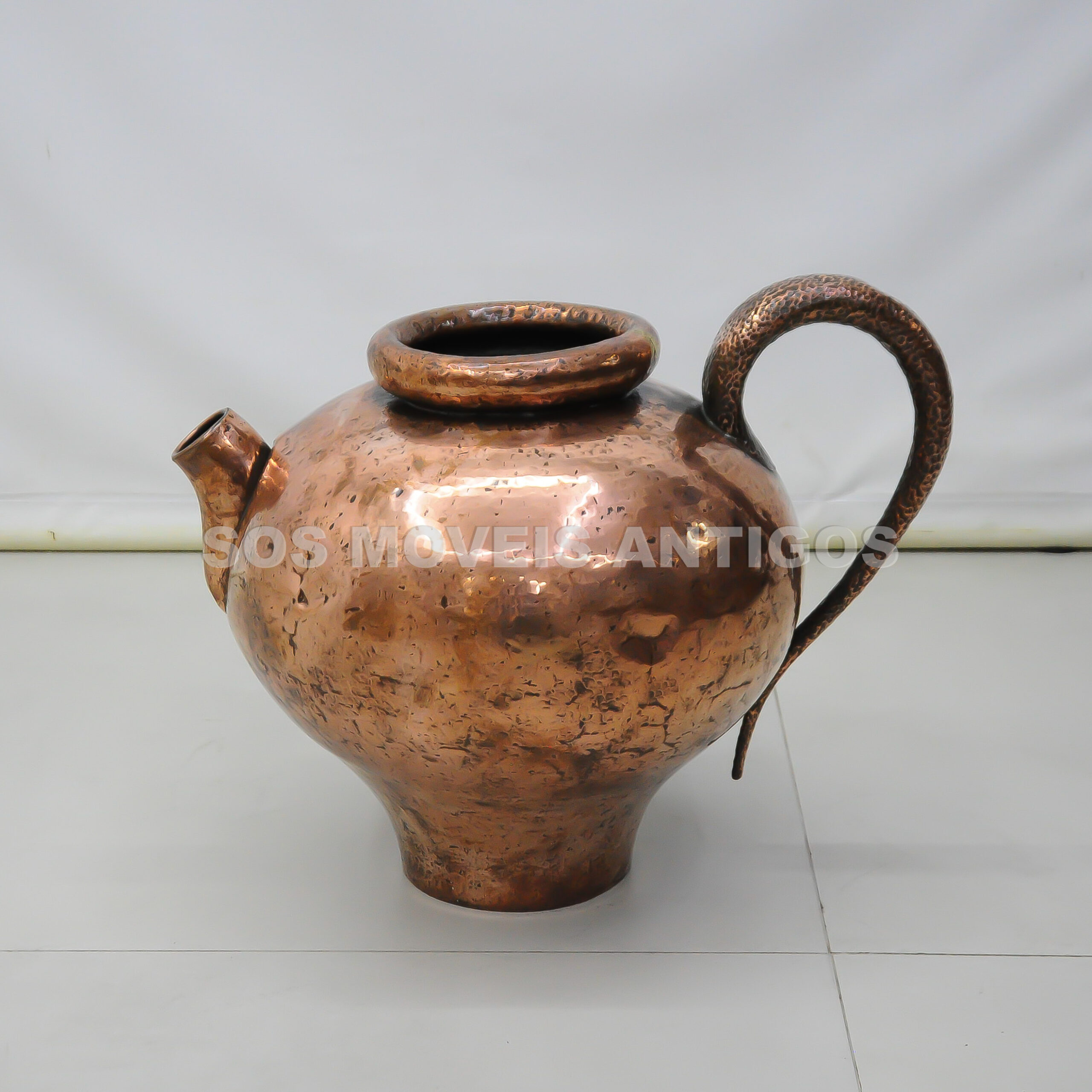 JARRA EM COBRE MARTELADO